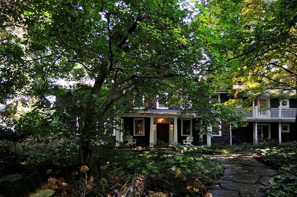 Buttermilk Falls Inn & Spa ミルトン エクステリア 写真