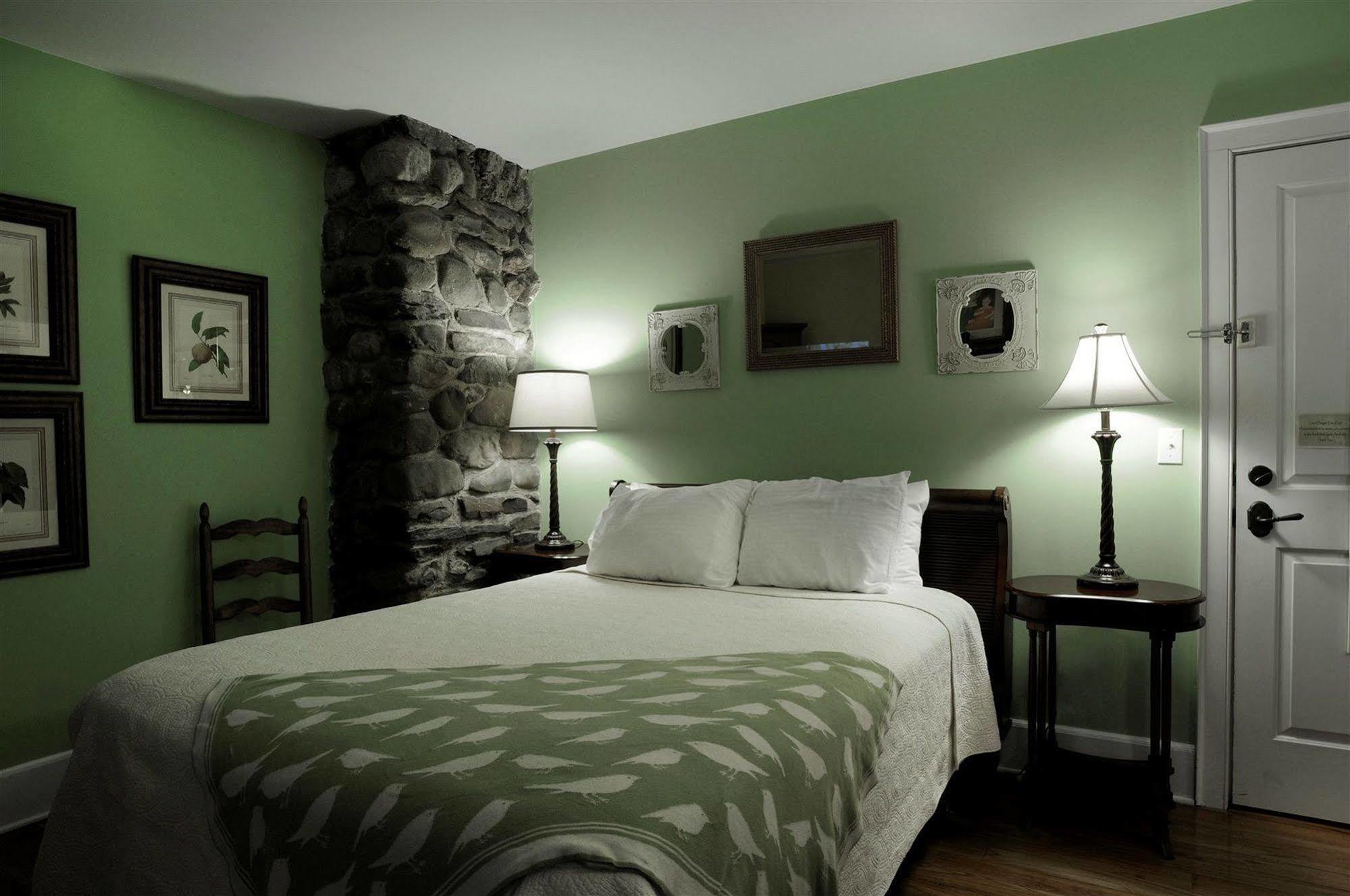 Buttermilk Falls Inn & Spa ミルトン エクステリア 写真