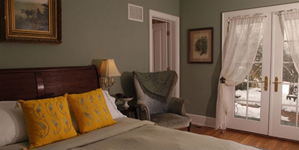 Buttermilk Falls Inn & Spa ミルトン エクステリア 写真