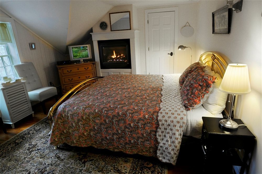 Buttermilk Falls Inn & Spa ミルトン エクステリア 写真