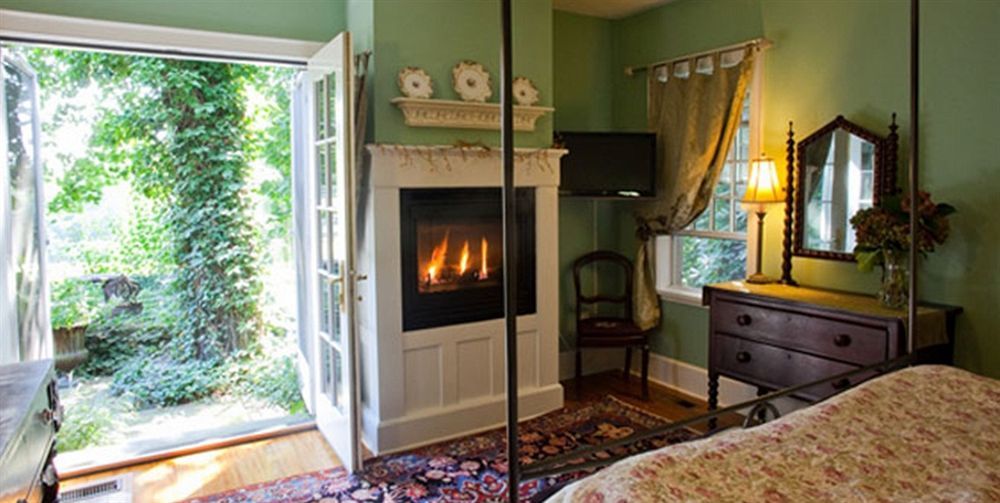 Buttermilk Falls Inn & Spa ミルトン エクステリア 写真